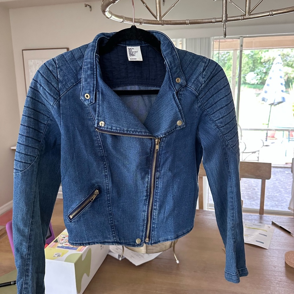 H&M Blue Jean Jacket with Zipper Detail